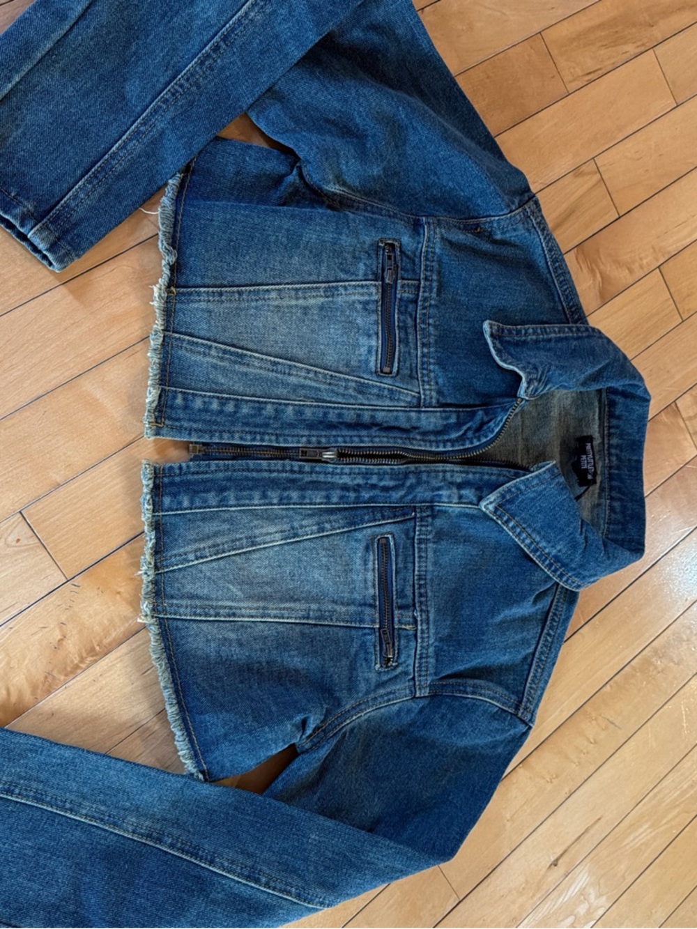 PrettyLittleThing Denim Cropped Jacket - Picture 3 of 6